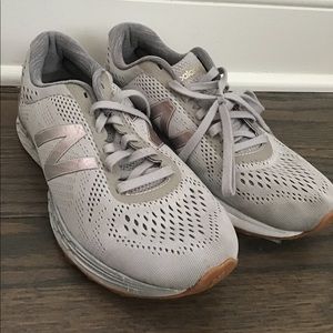 New Balance Tennis Shoes